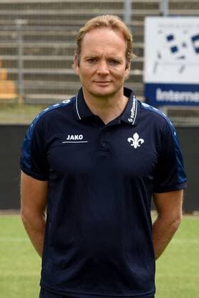 11.08.2016, xfux, Fussball GER 1.Bundesliga, SV Darmstadt 98 Fototermin, 1.BL PortraÌˆttermin Saison 2016 2017 emspor emonline deloka, Mannschaftsarzt Dr. Klaus Poettgen (SV Darmstadt 98) Darmstadt