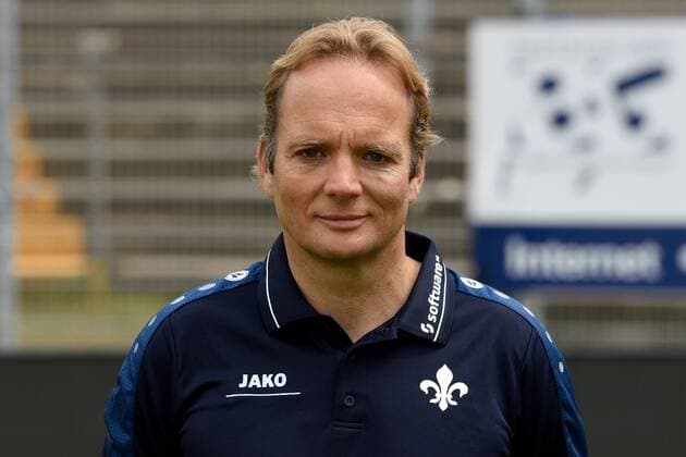 11.08.2016, xfux, Fussball GER 1.Bundesliga, SV Darmstadt 98 Fototermin, 1.BL PortraÌˆttermin Saison 2016 2017 emspor emonline deloka, Mannschaftsarzt Dr. Klaus Poettgen (SV Darmstadt 98) Darmstadt