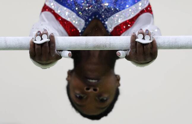 Olympics 2016 Artistic Gymnastics RIO DE JANEIRO, RJ - 11.08.2016: OLYMPICS 2016 ARTISTIC GYMNASTICS - Simone Biles United States (USA) during the women& 39;sividualdual all end in Artistic Gymnastics 2016 Olympics held in Olympic Arena. NOT AVAILABLE FOR LICENSING ING IN CHINA (Photo: Rodolfo Buhrer La Imagem Fotoarena) x1179088x  RodolfoxBuhrer
