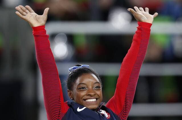 Bilder des Tages - SPORT Olympics 2016 Artistic Gymnastics RIO DE JANEIRO, RJ - 11.08.2016: OLYMPICS 2016 ARTISTIC GYMNASTICS - Simone Biles United States (USA) during the women& 39;sividualdual all end in Artistic Gymnastics 2016 Olympics held in Rio Olympic Arena. NOT AVAILABLR LICENSING ING IN CHINA (Photo: Rodolfo Buhrer La Imagem Fotoarena) x1179169x  RodolfoxBuhrer