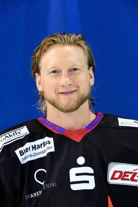 DEL, Fischtown Pinguins Bremerhaven Porträttermin GER, Portraits DEL 16 17 FISCHTOWN PINGUINS 05.08.2016, Eisarena, Bremerhaven, GER, Portraits DEL 16 17 FISCHTOWN PINGUINS, im Bild Mike MOORE (FISCHTOWN PINGUINS 55) nordphotox xScheer