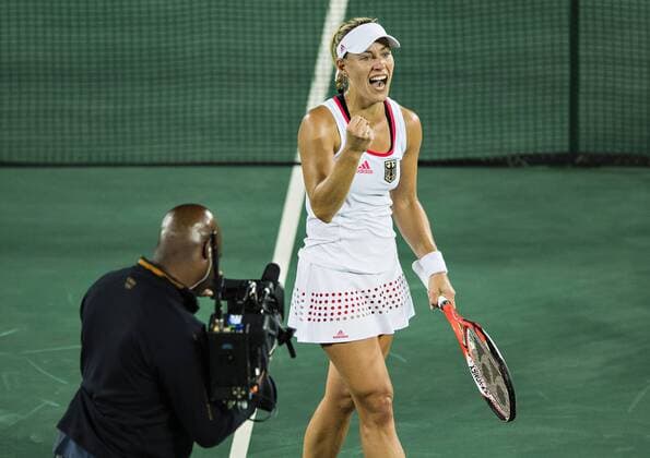 Rio de Janeiro, 12.08.2016, Olympia Schlussjubel: Angelique Kerber bejubelt ihren Einzug ins Finale Angelique Kerber (Deutschland) vs. Madison Keys (USA) Tennis mm