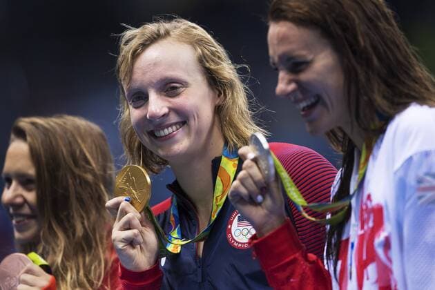 160812 Jazz Carlin (bronze), USA s Katie Ledecky (gold) , Boglarka Kapas (silber) 800 meter Freestyle 12 august 2016 Olympische Sommerspie Rio de Janeiro.  Copyright: JOELxMARKLUND BB160812JM065