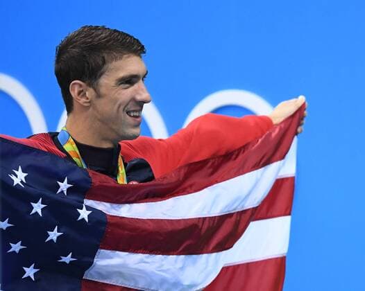 (160813) -- RIO DE JANEIRO, Aug. 13, 2016 -- Michael Phelps of the United States celebrates at the awarding ceremony of the men s 4x100m medley relay final at the 2016 Rio Olympic Games Olympische Spiele Olympia OS in Rio de Janeiro, Brazil, on Aug. 13, 2016. The United States won the gold medal. )(dh) (SP)BRAZIL-RIO DE JANEIRO-OLYMPICS-SWIMMING LiuxDawei 