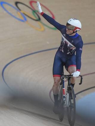 (160814) -- RIO DE JANEIRO, Aug. 14, 2016 -- Britain s Jason Kenny celebrates during the men s sprint final of Cycling Track at the 2016 Rio Olympic Games Olympische Spiele Olympia OS in Rio de Janeiro, Brazil, on Aug. 14, 2016. Jason Kenny won the gold medal. ) (xr) (SP)BRAZIL-RIO DE JANEIRO-OLYMPICS-CYCLING TRACK WangxHaofei 