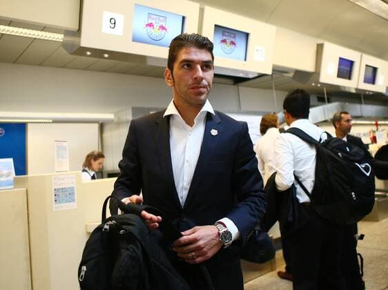 SOCCER - UEFA CL quali, Zagreb vs RBS SALZBURG,AUSTRIA,15.AUG.16 - SOCCER - UEFA Champions League, qualification, GNK Dinamo Zagreb vs Red Bull Salzburg, preview, departure from the Salzburg airport. Image shows Jonatan Soriano (RBS). GEPAxpictures xFelixxRoittner