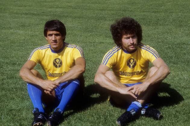 Danilo Popivoda (li.) und Paul Breitner (beide Eintracht Braunschweig)