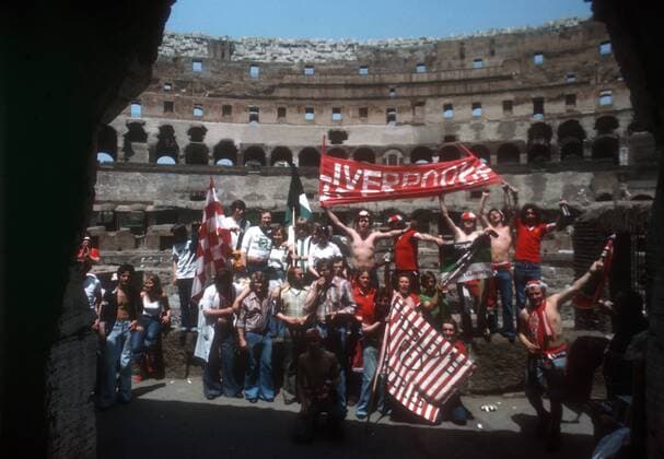 Fans des FC Liverpool und von Borussia Mönchengladbach vor dem Finale im Europapokal der Landesmeister im Kolosseum in Rom