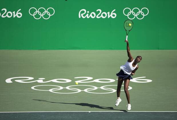 August 14, 2016 - Rio de Janeiro, RJ, Brazil - OLYMPICS TENNIS: Venus Williams (USA) warms up in Women s Mixed Doubles Tennis final at Olympic Tennis Center during the 2016 Rio Summer Olympics games. RIO 2016 - Tennis: Women s - ZUMAj89_