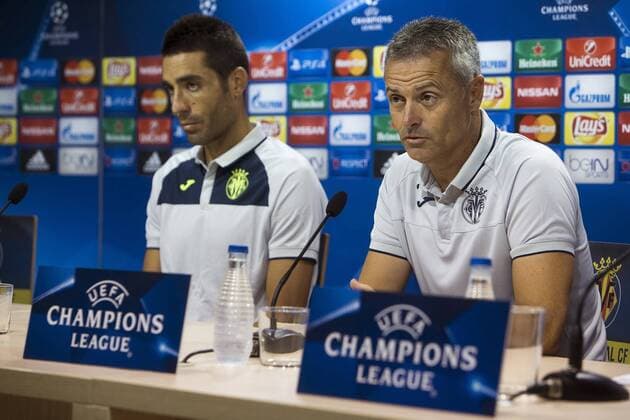 Villarreal FC s midfielder Bruno Soriano (L) and head coach Fran Escriba (R) during the press conference PK Pressekonferenz held at El Madrigal stadium in Villarreal, Castellon, eastern of Spain on 16 August 2016 on the eve of the UEFA Champions League playoff first leg match between AS Monaco and Villareal. Villarreal FC s press conference !ACHTUNG: NUR REDAKTIONELLE NUTZUNG!  20160816-636069715701230378