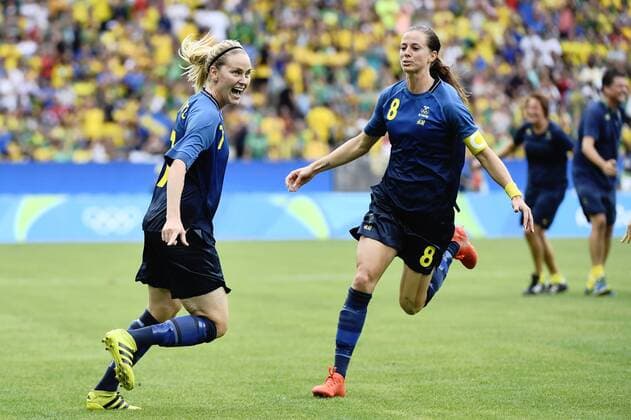 Rio 2016, Fußball, Damen, Schweden zieht ins Finale ein Schweden s Lisa Dahlkvist und Lotta Schelin Halbfinale Brasilien - Schweden Olympische Spiele in Rio de Janeiro.  Copyright: CARLxSANDIN BB160816CS042