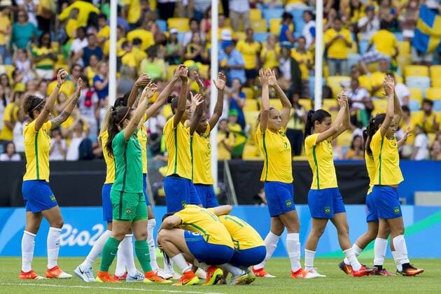 Rio 2016, Fußball, Damen, Schweden zieht ins Finale ein Olympics 2016 Football RJ RIO DE JANEIRO, RJ - 16.08.2016: OLYMPICS 2016 FOOTBALL RJ - Players of Brazil mourn defeat on penalties during the dispute between Brazil (BRA) and Sweden (SWE) the semifinal of the Olympic Women& 39;s Fall Rll Rio Olympics 2016 held at Maracana Stadium in the host city Rio de Janeiro. (Photo: Marclvao Fotoareoarena) x1185420x  MarcoxGalv?o