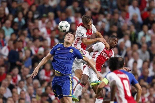 Bilder des Tages - SPORT (L-R) Aleksandr Bukharov of FK Rostov, Joel Veltman of Ajax, Riechedly Bazoer of Ajax, Aleksandr Gatskan of FK Rostov, Bertrand Traore of Ajax during the Champions League play-off match between Ajax and FK Rostov at the Amsterdam Arena on august 16, 2016 in Amsterdam, the Netherlands Ajax v FK Rostov Champions League 2016 2017 xVIxxIVx 6030854