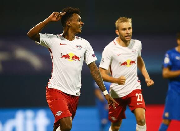 SOCCER - UEFA CL quali, Zagreb vs RBS ZAGREB,CROATIA,16.AUG.16 - SOCCER - UEFA Champions League, Play-off qualification, GNK Dinamo Zagreb vs Red Bull Salzburg. Image shows the rejoicing of Valentino Lazaro and Konrad Laimer (RBS). GEPAxpictures xFelixxRoittner
