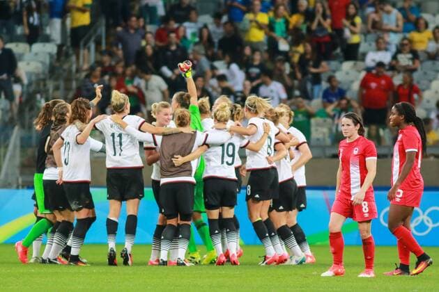 Rio 2016, Fußball, Damen, Deutschland - Kanada Olympics 2016 Football BH BELO HORIZONTE, MG - 16.08.2016: OLYMPICS 2016 FOOTBALL BH - Germany& 39;s prs ces celebrate victory during the match between Canada (CAN) vs Germany (GER), the semi-finalsthe Olympic pic Football Female, the Olympics 2016 held in Mineirao Stadium in the host city Belo Horizonte, MG. (Photo: Dudu Macedo Fotoarena) x1185758x  DuduxMacedo