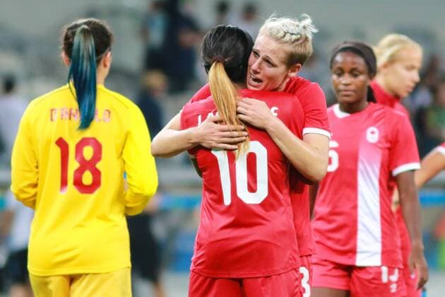 Rio 2016, Fußball, Damen, Deutschland - Kanada Olympics 2016 Football BH BELO HORIZONTE, MG - 16.08.2016: OLYMPICS 2016 FOOTBALL BH - Canada& 39;s pls las lament defeat during the match between Canada (CAN) vs Germany (GER), the semi-finals of tlympic Footbootball Female, the Olympics 2016 held in Mineirao Stadium in the host city Belo Horizonte, MG. (Photo: Dudu Macedo Fotoarena) x1185765x  DuduxMacedo