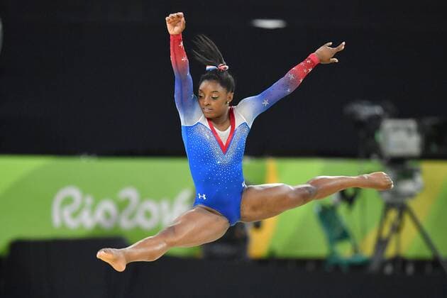 Simone BILES (USA), Aktion 1. Platz, Goldmedaillengewinnerin, Gold, Goldmedaille, Olympiasiegerin, Turnen,Geraetefinale der Frauen am Boden,am 16.08.2016. Olympische Sommerspiele 2016, vom 05.08. - 21.08.2016 in Rio de Janeiro Brasilien.