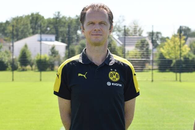 17.08.2016, Offizieller Portrait-Termin, Fußball, GER, 1.BL, Portraittermin 2016 2017, Borussia Dortmund, Mannschaftsarzt Dr. Markus Braun