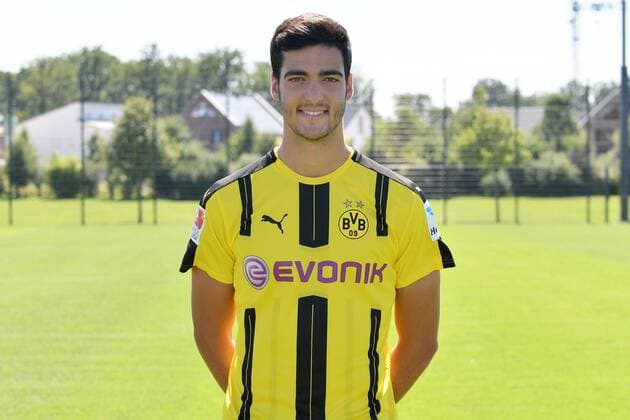 17.08.2016, Offizieller Portrait-Termin, Fußball, GER, 1.BL, Portraittermin 2016 2017, Borussia Dortmund, Mikel Merino