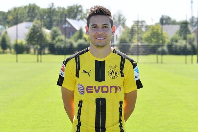 17.08.2016, Offizieller Portrait-Termin, Fußball, GER, 1.BL, Portraittermin 2016 2017, Borussia Dortmund, Raphael Guerreiro, Raphael Guerreiro