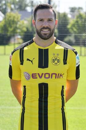 17.08.2016, Offizieller Portrait-Termin, Fußball, GER, 1.BL, Portraittermin 2016 2017, Borussia Dortmund, Gonzalo Castro