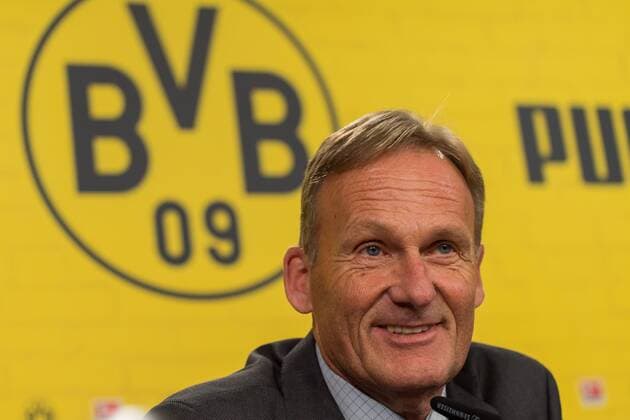 Dortmund, Germany 19.08.2016, Bilanzpressekonferenz 2016 der Borussia Dortmund GmbH & Co. KGaA, BVB, CEO Geschaeftsfuehrer Hans-Joachim Watzke (BVB), lacht, lachen ( DeFodi001