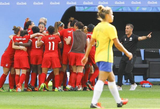 Rio 2016, Fußball Damen Spiel um Platz 3, Brasilien - Kanada Olimp?ada Rio 2016 Futebol SP SÃO PAULO, SP - 19.08.2016: OLIMPÍADA RIO 2016 FUTEBOL SP - Team Canada celebrates second goal during the match between Brazil (BRA) x Canada (CAN), vying for the bronze Olympic Football Female, Rio 2016 Olympics, held at the Arena Corinthians, the host city of São Paulo. (Photo: Aloisio Mauricio Fotoarena) x1190200x  AloisioxMauricio