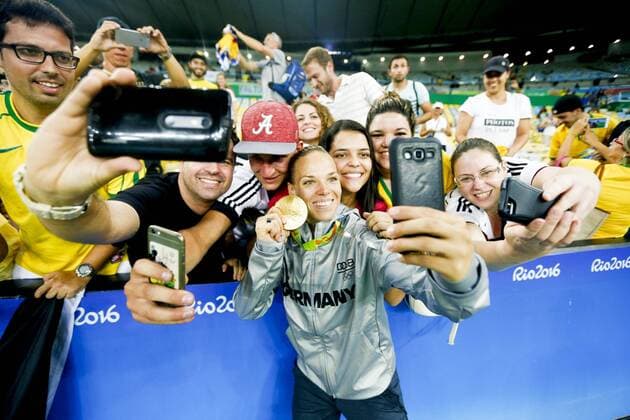 Rio 2016, Fußball, Damen, Deutschland ist Olympiasieger Olympics 2016 Football RJ RIO DE JANEIRO, RJ - 19.08.2016: OLYMPICS 2016 FOOTBALL RJ - Celebration of winning the gold medal of the German seleca during the dispute between Germany (GER) and Sweden (SWE) by the end of the Olympic Women& 39;s Foot Rll Rio Olympics 2016 held at Maracana Stadium in the host city Rio de Janeiro. (Photo: Marco Galvão Fotoarena) x1190695x  MarcoxGalvão