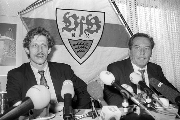 Christoph Daum wird von Präsident Gerhard Mayer Vorfelder (beide VfB Stuttgart) als neuer Trainer vorgestellt