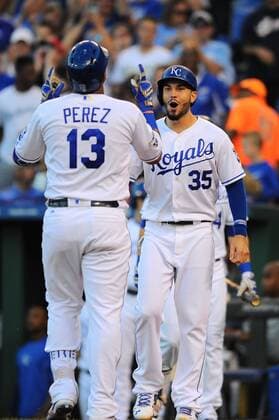 August 20,2016: Kansas City Royals first baseman Eric Hosmer (35) celebrates with Kansas City Royals catcher Salvador Perez (13) after Salvy s home run during the Major League Baseball game between the Minnesota Twins and the Kansas City Royals at Kauffman Stadium in Kansas City, Missouri. The Royals won the game 10-0. CSM MLB Baseball Herren USA 2016: Twins vs Royals AUG 20 - ZUMAc04_