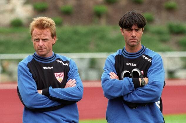 Trainer Rolf Fringer (li.) und Co Trainer Joachim Löw (beide VfB Stuttgart)