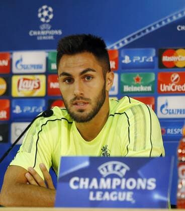 Fußball, CL Quali, FC Villarreal - Training und PK - Victor Ruiz. FC Villarreal training session in Monaco. In this picture, Victor Ruiz at press confernece. xANGELxRIVEROx 