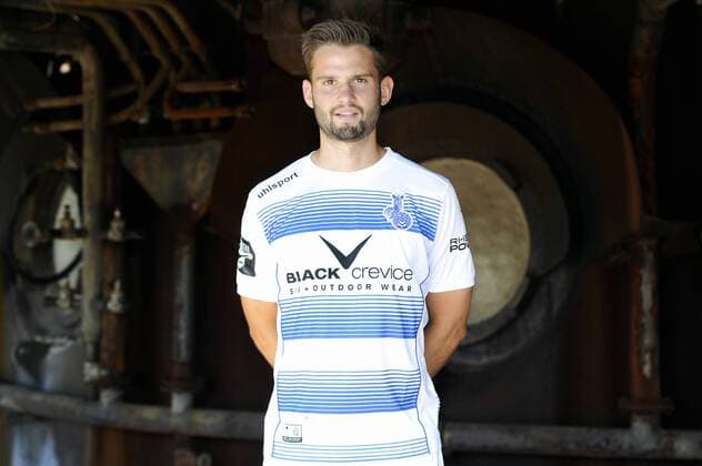 Fußball, 3 Liga, MSV Duisburg Portraettermin Porträt: Fußball, GER, 3.Liga, Porträttermin 2016 2017, MSV Duisburg, Tim Albutat (MSV). Einzelbild, Portrait, Porträt.