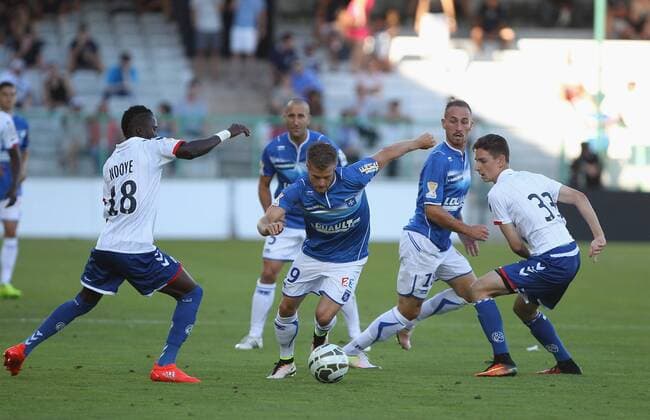 (Auxerre) Alexandre Vincent (Strasbourg) Mayoro Ndoye - Anthony Caci FOOTBALL : Auxerre vs Strasbourg - 2e tour Coupe Ligue - 23 08 2016 StephanieGrossetete Panoramic 