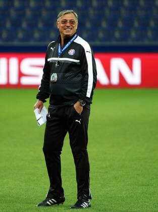 SOCCER - UEFA CL quali, RBS vs Zagreb SALZBURG,AUSTRIA,23.AUG.16 - SOCCER - UEFA Champions League, Play-off qualification, Red Bull Salzburg vs GNK Dinamo Zagreb, preview, final training of Zagreb. Image shows head coach Zlatko Kranjcar (Zagreb). GEPAxpictures xFelixxRoittner