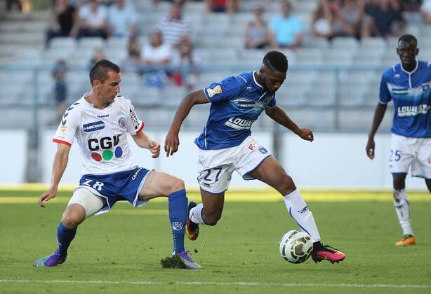 (Auxerre) Abdoulaye Sissako (Strasbourg) Vincent Gragnic FOOTBALL : Auxerre vs Strasbourg - 2e tour Coupe Ligue - 23 08 2016 StephanieGrossetete Panoramic 