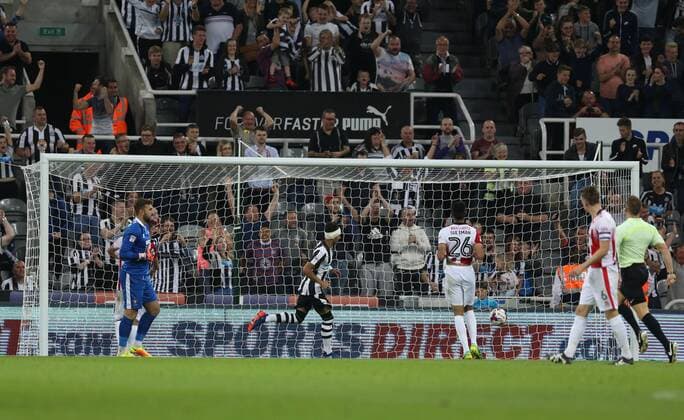 . 23 08 2016. Newcastle, United Kingdom. Newcastle United v Cheltenham Town. St James Park. Newcastle United™s Ayoze Perez scores his and his team s second goal of the match.  xChrisxBoothx xixImagesx IIM-13332-0014