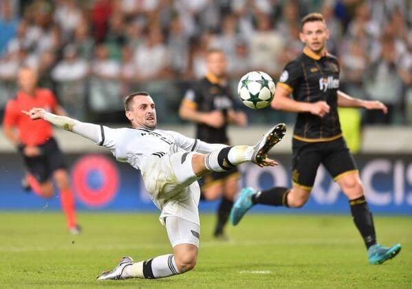 2016.08.23 Warszawa Qualification CL 2016 2017 Legia Warszawa - Dundalk FC - - Michal Kucharczyk Foto LukaszxLaskowski PressFocus 2016.08.23 Warszawa Football UEFA Champions League season 2016 2017 Play-offs second leg Legia Warszawa - Dundalk FC Michal Kucharczyk Credit: LukaszxLaskowski PressFocus NEWSPIX.PL --- Newspix.pl  20160823LUK0165