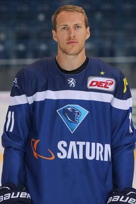 DEL, ERC Ingolstadt - Porträttermin DEL - Eishockey - ERC Ingolstadt - Saison 2016 2017 - Portraits Foto - Training - Benedikt Schopper (ERC 11) DEL - ERC Ingolstadt - Saison 2015 2016 Portraits Foto - Training