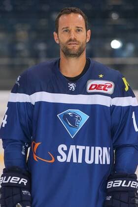 DEL, ERC Ingolstadt - Porträttermin DEL - Eishockey - ERC Ingolstadt - Saison 2016 2017 - Portraits Foto - Training - Dustin Friesen (ERC 14) DEL - ERC Ingolstadt - Saison 2015 2016 Portraits Foto - Training