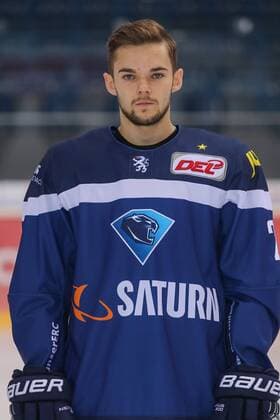 DEL, ERC Ingolstadt - Porträttermin DEL - Eishockey - ERC Ingolstadt - Saison 2016 2017 - Portraits Foto - Training - Christoph Kiefersauer (ERC 21) DEL - ERC Ingolstadt - Saison 2015 2016 Portraits Foto - Training