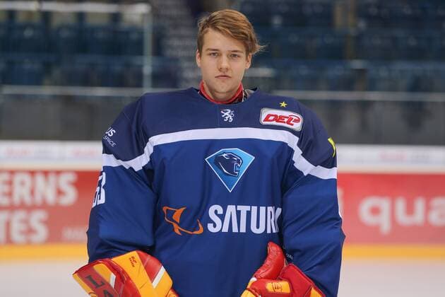 DEL, ERC Ingolstadt - Porträttermin DEL - Eishockey - ERC Ingolstadt - Saison 2016 2017 - Portraits Foto - Training - Nachwuchs Torwart DEL - ERC Ingolstadt - Saison 2015 2016 Portraits Foto - Training