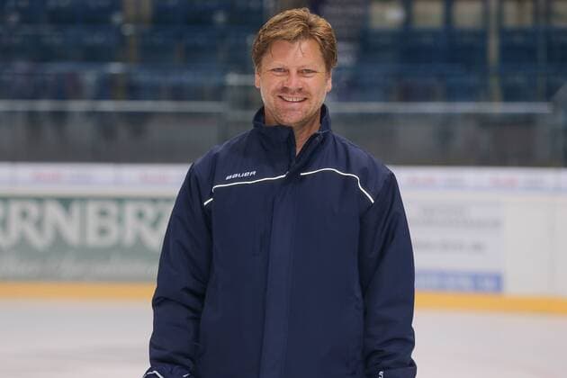 DEL, ERC Ingolstadt - Porträttermin DEL - Eishockey - ERC Ingolstadt - Saison 2016 2017 - Portraits Foto - Training - Torwarttrainer Joseph žPeppiœ Heiß (ERC) DEL - ERC Ingolstadt - Saison 2015 2016 Portraits Foto - Training