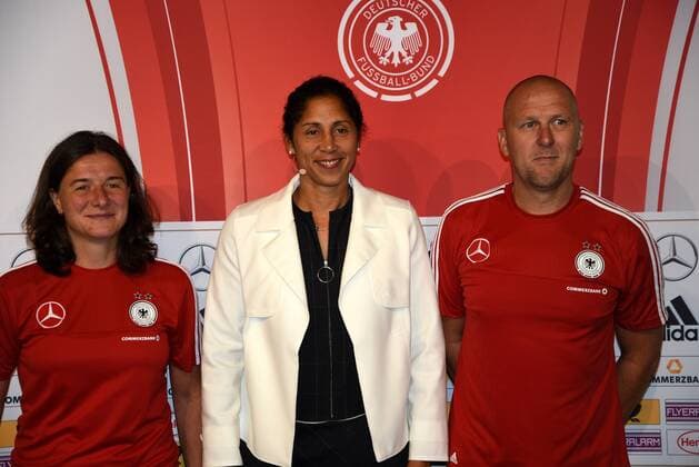 24.08.2016 Deutschland, Frankfurt Deutscher Fussballbund (DFB) Steffi Jones übernimmt das Amt der DFB-Frauen-Bundestrainerin hier mit ihrem Trainerteam Verena Hagedorn und Markus Högner