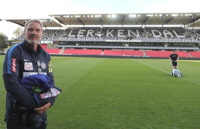 SOCCER - UEFA EL quali, Rosenborg vs A.Wien TRONDHEIM,NORWAY,24.AUG.16 - SOCCER - UEFA Europa League, Play-off qualification, BK Rosenborg Trondheim vs FK Austria Wien, preview, training of A.Wien. Image shows head coach Thorsten Fink (A.Wien). GEPAxpictures xChristianxOrt