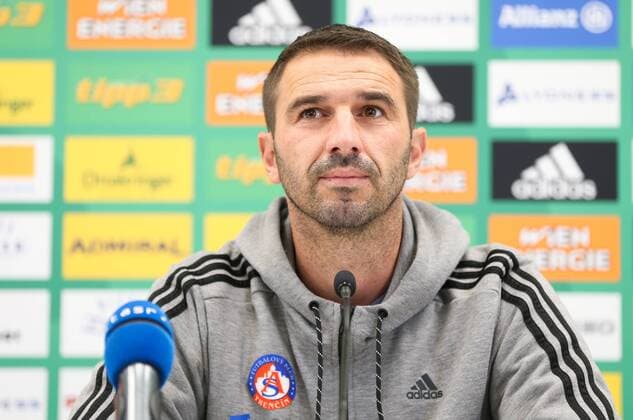 SOCCER - UEFA EL quali, Rapid vs Trencin VIENNA,AUSTRIA,24.AUG.16 - SOCCER - UEFA Europa League, Play-off qualification, SK Rapid Wien vs FK AS Trencin, preview, press conference PK Pressekonferenz of Trencin. Image shows head coach Martin Sevela (AS Trencin). Keywords: Wien Energie. GEPAxpictures xPhilippxBrem