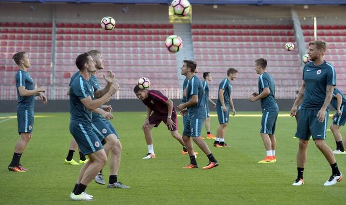 Bilder des Tages - SPORT Sparta players attend a training session prior to the fourth qualifying round of the Europa League return match Sparta Praha vs Sonderjyske in Prague, Czech Republic, August 24, 2016. (CTKxPhoto MichalxKrumphanzl) CTKPhotoP201608240891401  kru 9 K
