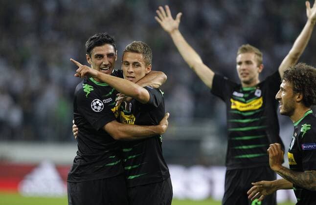 Thorgan Hazard of Moenchengladbach (R) celebrates scoring the 1:0 goal with Lars Stindl of Moenchengladbach during the championsleague qualification match between Borussia Moenchengladbach and BSC Young Boys, Borussiapark in Moenchengladbach on August 24., 2016. Borussia Mönchengladbach vs. Young Boys Bern in der Champions League Qualifikation der Saison 2016 2017 am 24.August 2016.