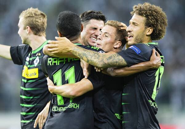 Themen der Woche - SPORT Bilder des Tages - SPORT Mönchengladbach, 24.08.2016, Borussia Park Torjubel: Raffael (BMG), Lars Stindl (BMG), Thorgan Hazard (BMG), Fabian Johnson (BMG) VfL Borussia Mönchengladbach - Young Boys Bern mm