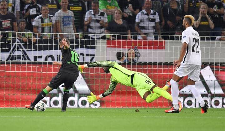 24.08.2016, Fussball, Saison 2016 2017, Champions League Qualifikation, Play-off, Borussia Moenchengladbach - Young Boys Bern, Thorgan Hazard (Borussia Moenchengladbach), li., erzielt das Tor zum 1:0